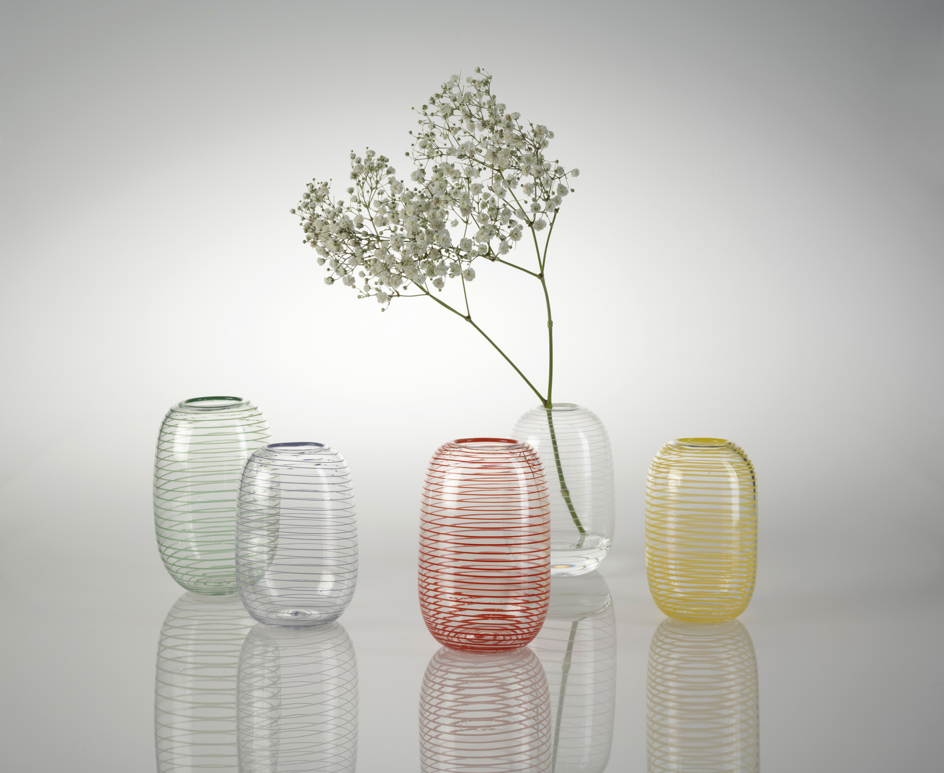 Minimalistic glass vases. 